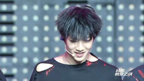 刘耀文爆料受伤视频在线观看,勇敢面对挑战，网友热议康复之路  第2张