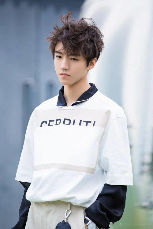 王俊凯知乎爆料视频下载,揭秘明星幕后故事与成长点滴